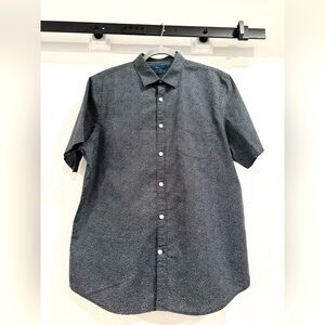 Perry Ellis slim fit men’s large button down. Like new! Short sleeve 100% cotton